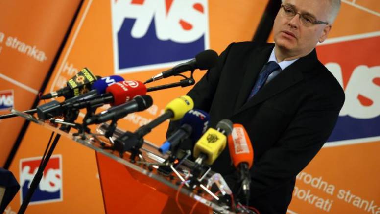 Josipović se zahvalio HNS-u: 'Hrvatska treba nove temelje'