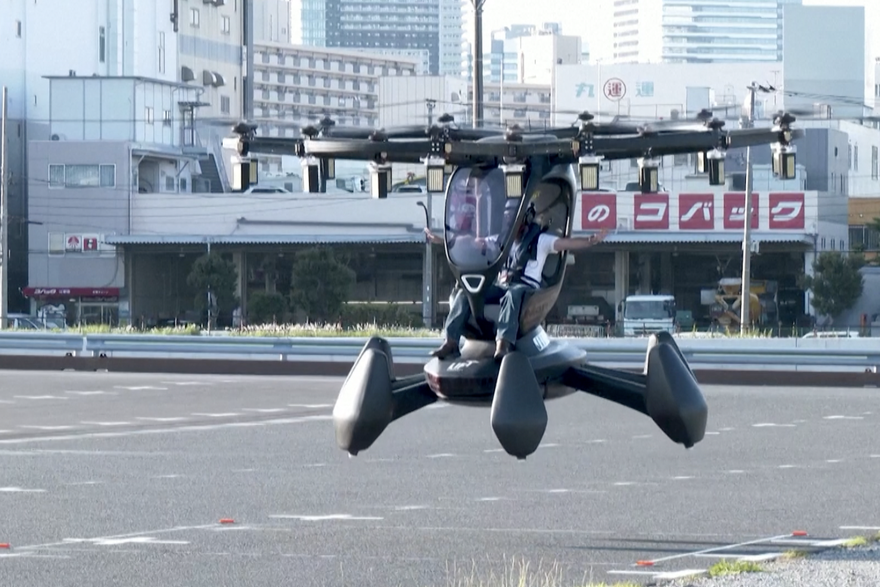 Japan: Leteći automobil