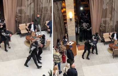 VIDEO Priveli braću Vidović u Beogradu: Maskirani policajci upali u restoran i okružili ih