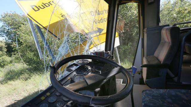 Sudar dva autobusa kod Kaštel Sućurca, jedan čovjek ozlijeđen