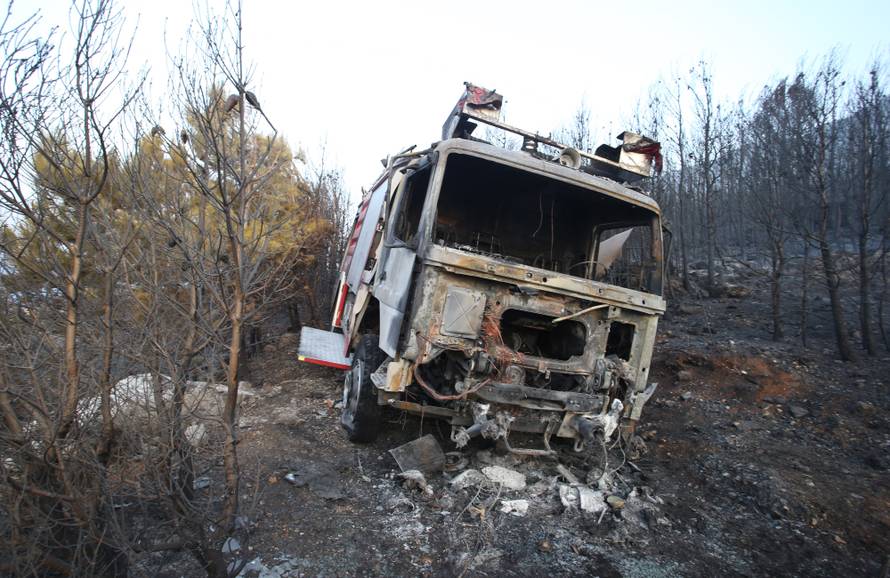 Vatrogasci probdjeli cijelu noÄ na poÅ¾ariÅ¡tu kod Lokve Rogoznice