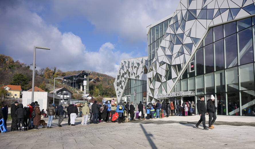 Zagreb: Ogromna gužva na žičari nakon što je na Sljemenu pao snijeg