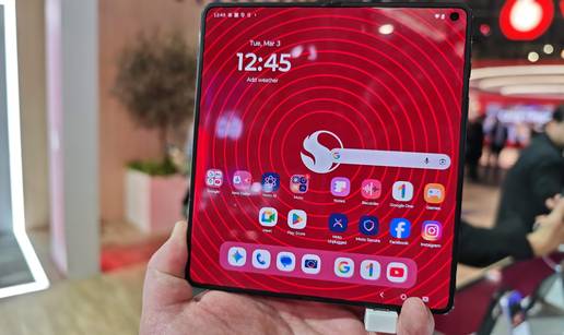 VIDEO Testirali smo Razr Fold: Motorola ima preklopni adut za bitku protiv Samsungova Folda