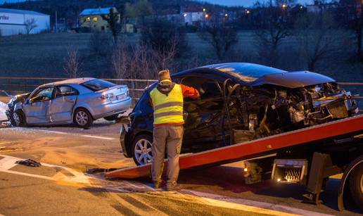 Vučna služba iz Splita odlučila je pomagati hitnim službama