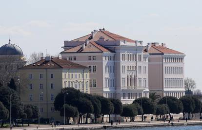 Bori se za život: Student pao s 4. kata zadarskog Sveučilišta