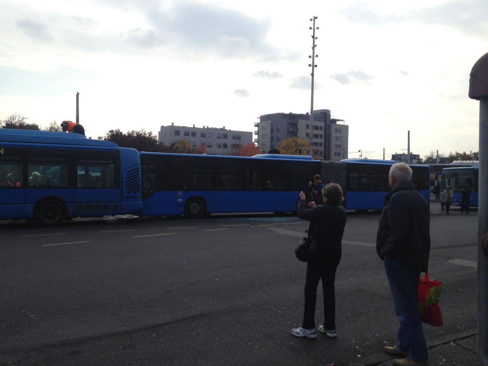 Kaos na Črnomercu: Sudar tri busa, jednom vozaču je pozlilo