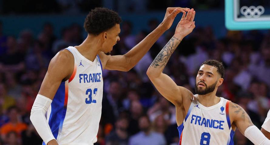 Basketball - Men's Group Phase - Group B - France vs Brazil