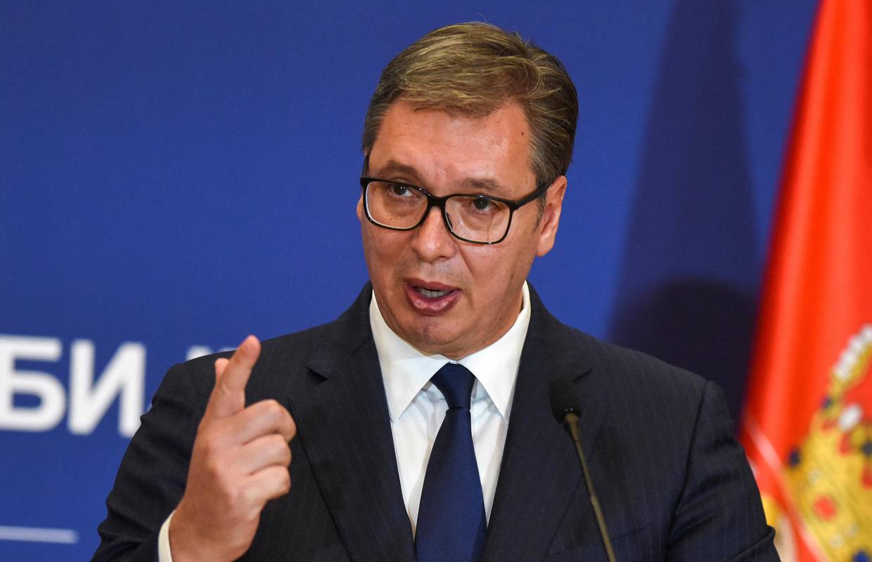 Vučić optužio Ukrajinu i zemlju Europske unije za širenje lažnih dojava o bombama u avionima