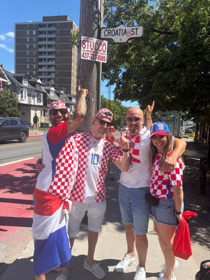 VIDEO Bili smo u Hrvatskoj ulici u Torontu! Navijači se molili za dobar rezultat: 'Očekujemo 3-0'