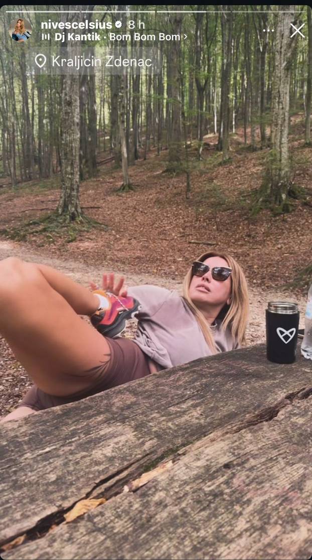 FOTO Rastezanje na svježem zraku: Nives Celzijus pokazala koliko može dignut' nogu