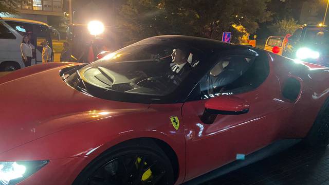 VIDEO Pogledajte kako Stjepo Bartulica odlazi u Ferrariju...