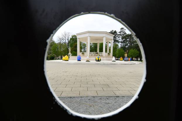 Bjelovar: Središte grada ukrašeno je pisanicama u sklopu manifestacije Pisanicom do Uskrsa