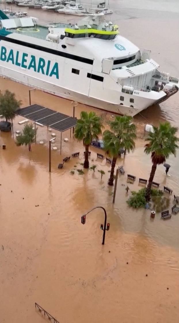 Storm Gabrielle floods Ibiza streets