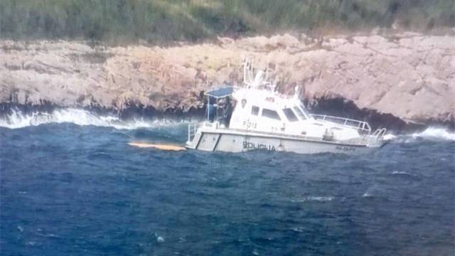 Kajakom otišao u nemirno more: Pomorska policija spasila muškarca u Savurdijskoj vali