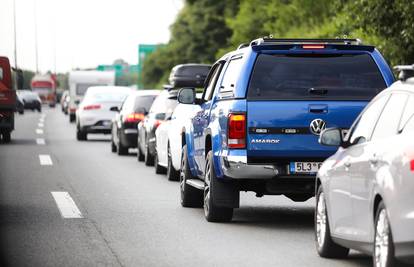 Prometna nesreća na A3 između Novske i Okučana, povremeni zastoji na zagrebačkoj obilaznici