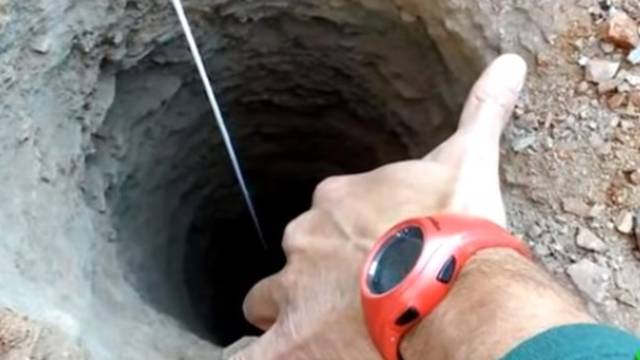 Dječak (2) pao u bunar od 110 metara: Ne mogu doći do njega