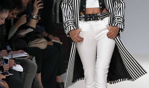 Balmain: Naglašena ramena i visoki struk vizija su 90-ih