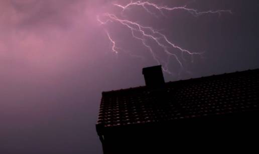 FOTO Ples munja iznad Splita