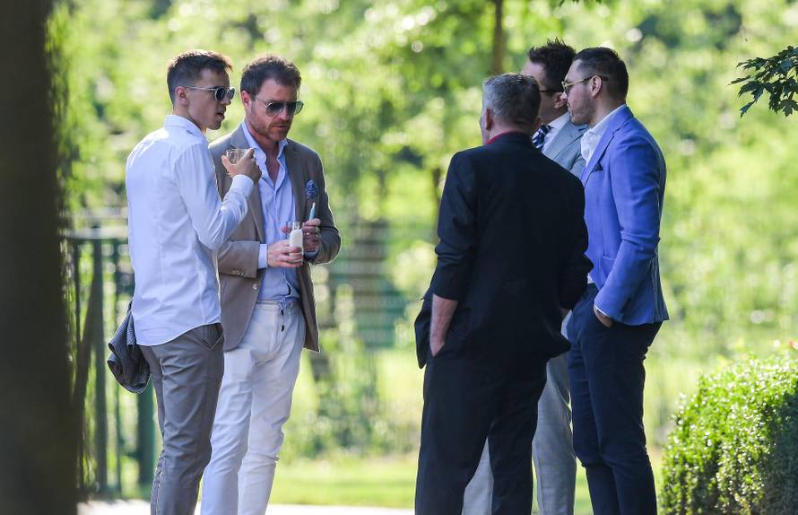 EKSKLUZIVNE FOTOGRAFIJE Varaždin: Vjenčanje Dine Dragije i Tina Jedvaja u dvorcu Leitner