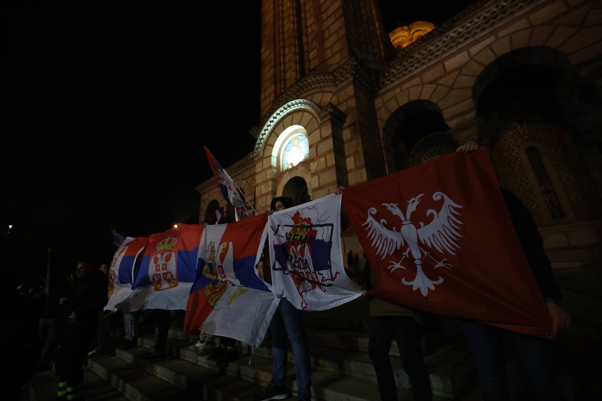 U Beogradu se okupili prosvjednici i poručili "Kosovo je srce Srbije"