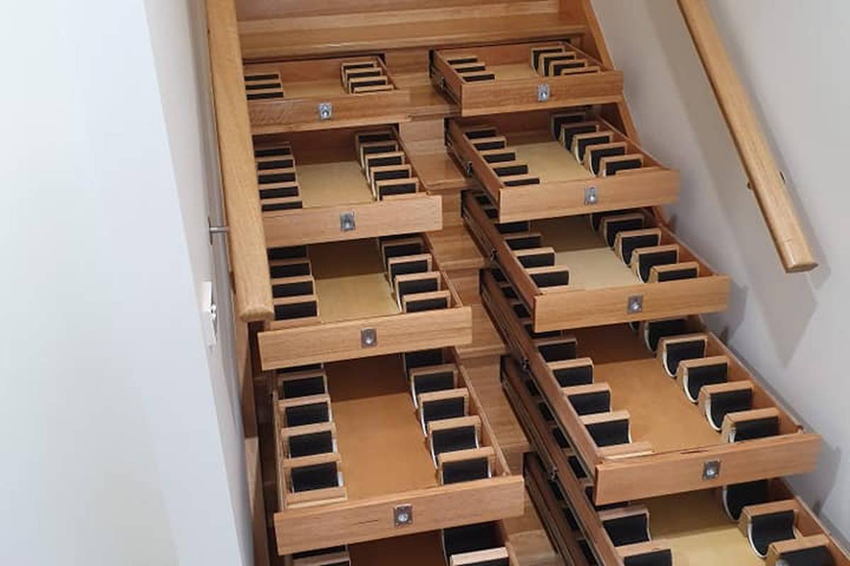 Odlična ideja za male prostore: Vinski podrum ugradio u stube