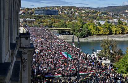Ulice Budimpešte krcate Orbanovim pristalicama: Orban je zaštitnik kršćanstva u Europi
