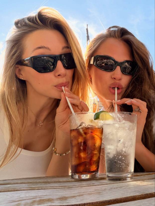 FOTO Britanska 'bomba' uživa na Ibizi: Skinula se u sićušni bikini i raspametila fanove