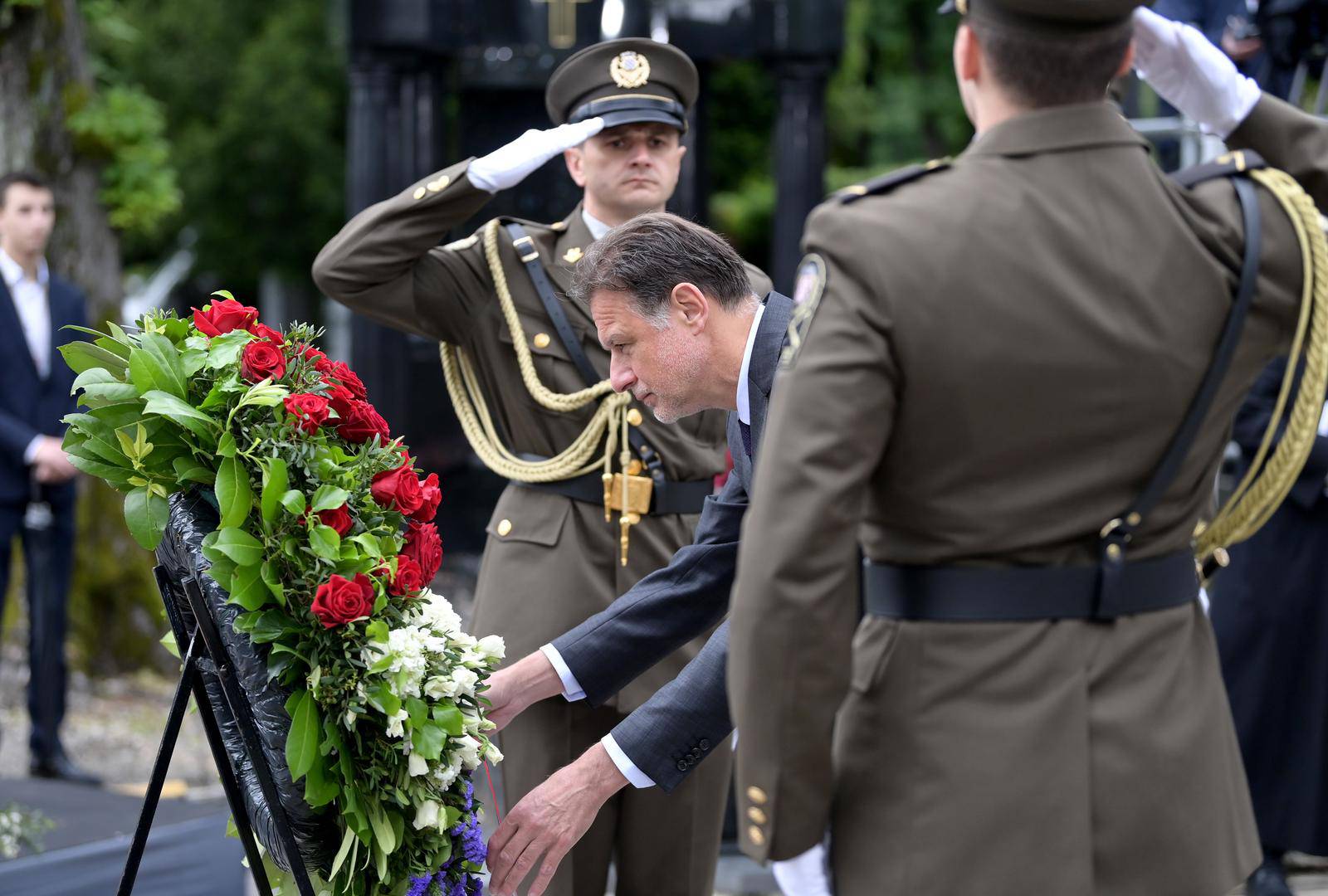 Zagreb: Državni vrh na Mirogoju sudjelovao na komemoraciji za žrtve Bleiburške tragedije