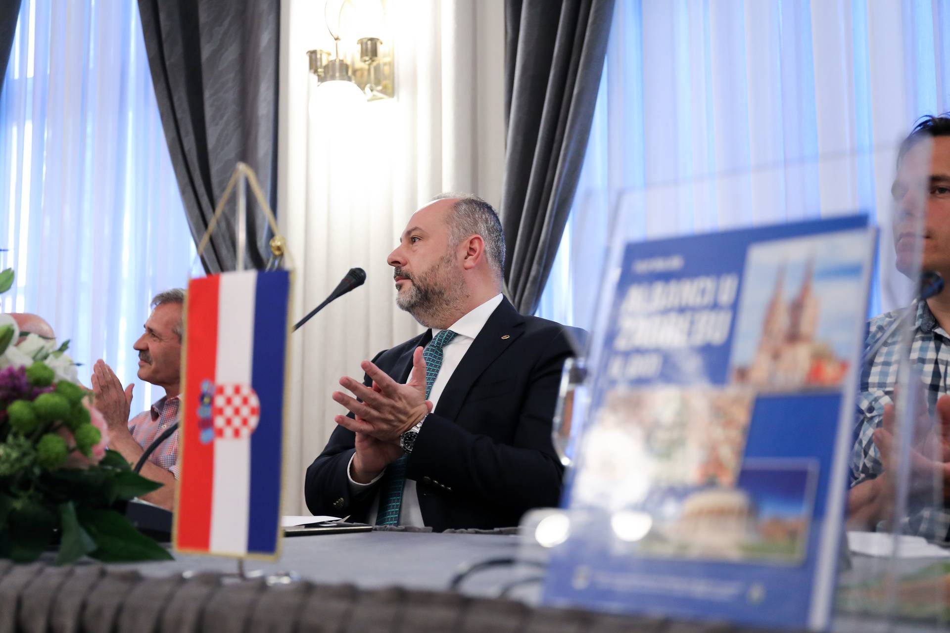Zagreb:  Promocija knjige Albanci u Zagrebu I. dio 