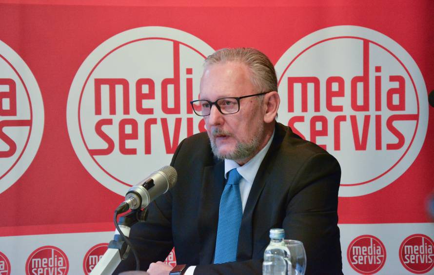 'Očito netko savjetuje migrante da optužuju policiju za nasilje'