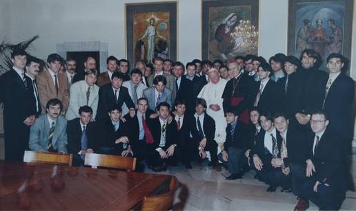 Pro&scaron;lo je 20 godina: Papa je na dana&scaron;nji dan primio Hajduk...