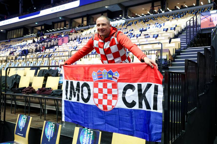 Herning: Navijači očekuju početak utakmice Hrvatska i Njemačka u polufinalu EHF Europskog prvenstva