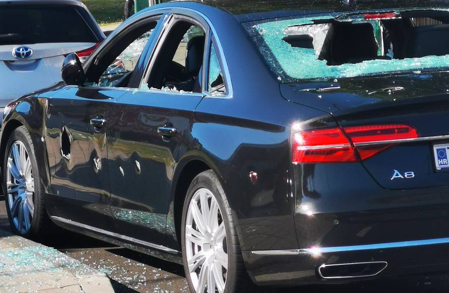 Sjekirom mu uništio Audi jer mjesecima nije dobio plaću?