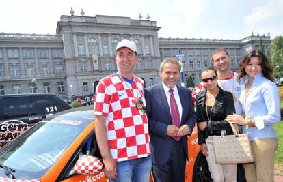 Poznati posjetili Gumball 3000 Rally pred Mimarom u Zagrebu