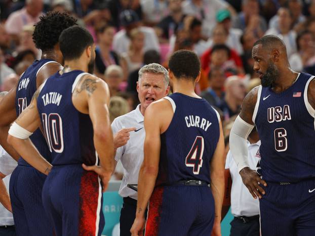 Basketball - Men's Quarterfinal - Brazil vs United States