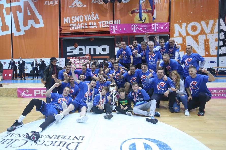 Zagreb: Nakon napetog kraja Cibona ipak postala Prvak Hrvatske