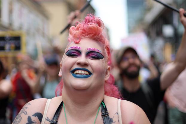 Zagreb: 25. Povorka ponosa LGBTIQ zajednice "Korak po korak, iskorak!"