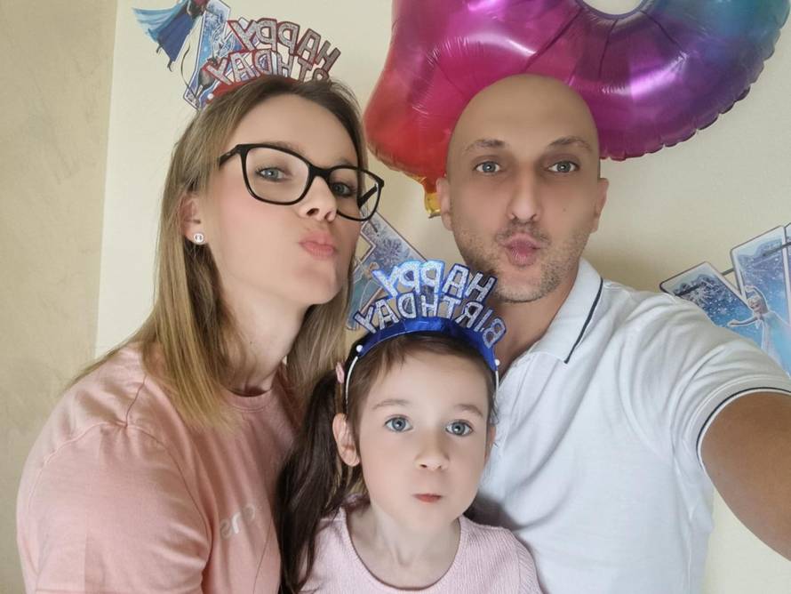 VIDEO Zaprosio ju je u Pevexu: 'Tu je započela naša priča'