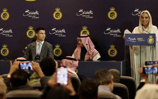 Al Nassr unveil new signing Cristiano Ronaldo