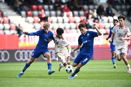 Bayern U19 - Dinamo 2-1: Dva gola u četiri minute presudila 'modrima', Rimac zabio utješni