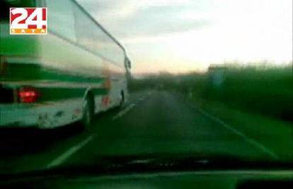 Bus koji vozi djecu u školu pretjecao sa 100 km/h 