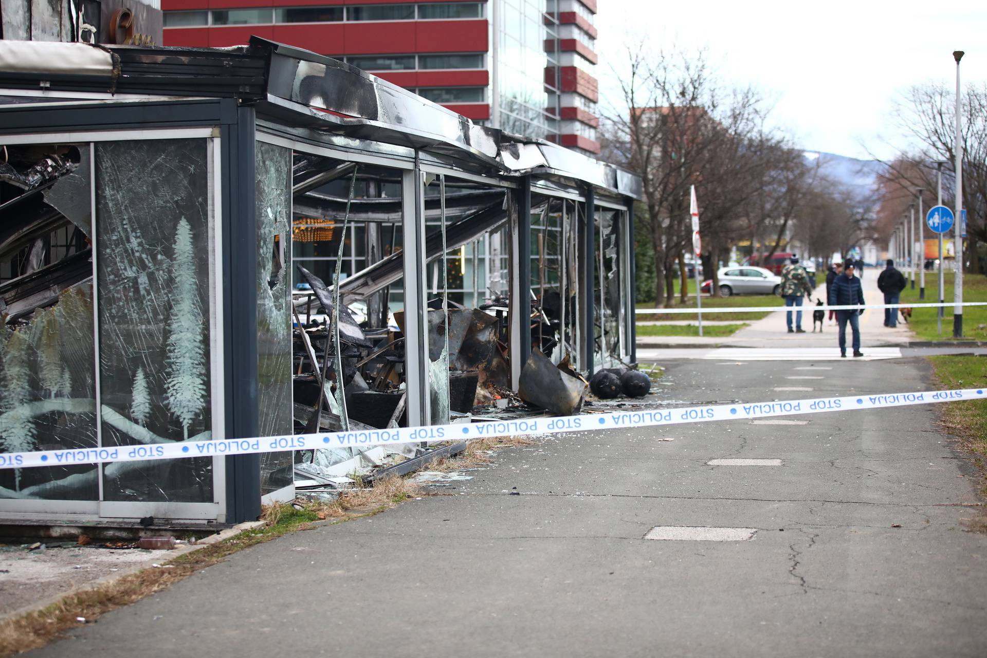 Zagreb: Noćas je u potpunosti izgorjela terasa kafića OMNI Experience Bar