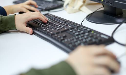 Pravobraniteljica djeci: 'Sve &scaron;to radite online ostavlja trag. Roditelji, budite im primjer'