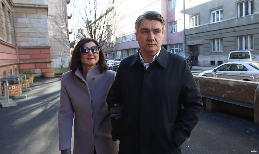 Zagreb: Zoran Milanović sa suprugom Sanjom dolazi na glasanje