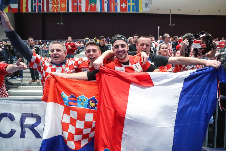 U boj, u boj: Podrška navijača u Grazu kao da smo u Hrvatskoj!