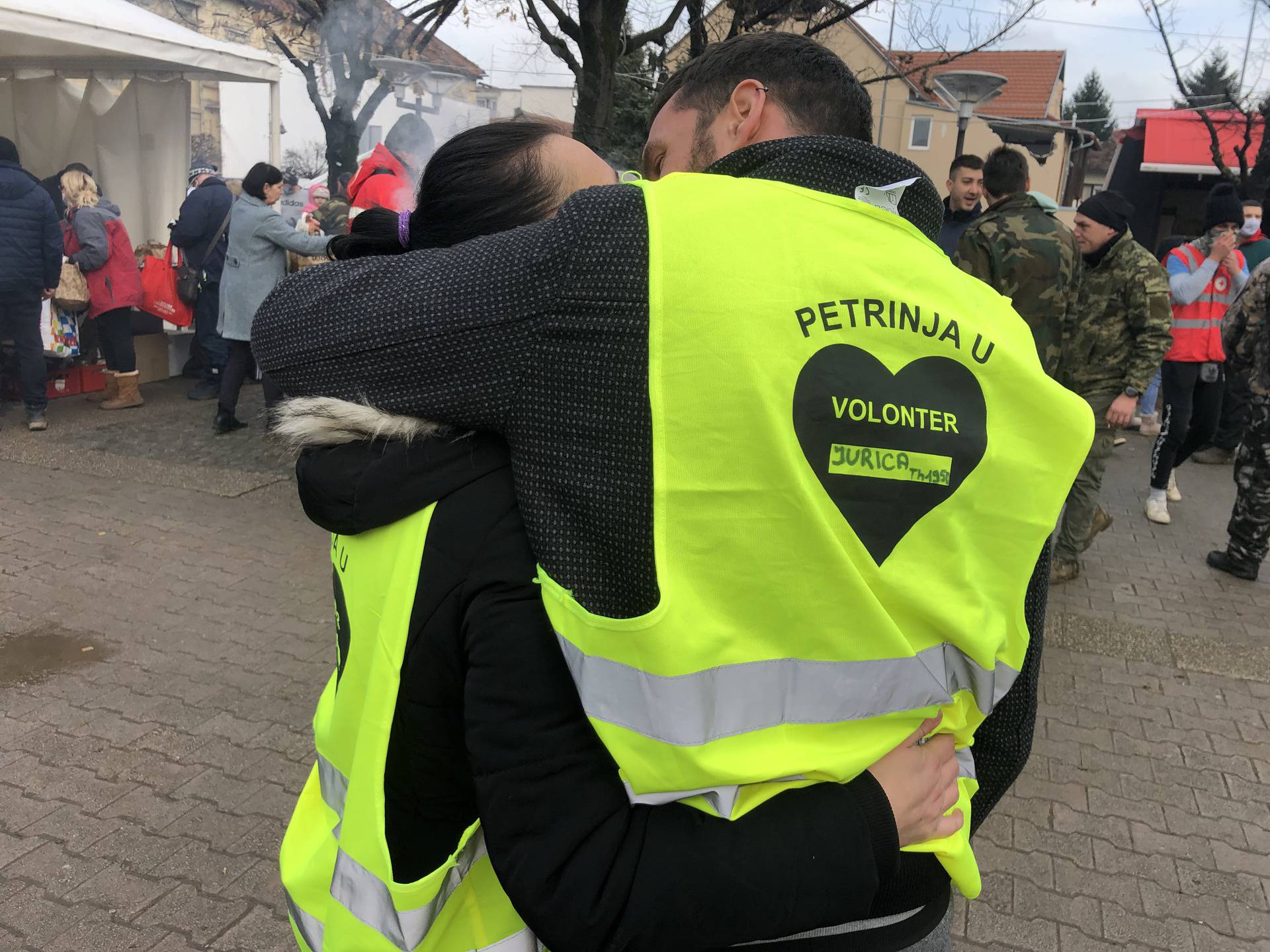 Splićanin i Petrinjka upoznali se i zaljubili u kaosu potresa. Što ih je spojilo? Pjesma o Hajduku