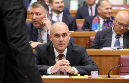 Rektor iz Travnika: 'Dabro je kod nas zakonito magistrirao, napadaju ga zbog politike...'