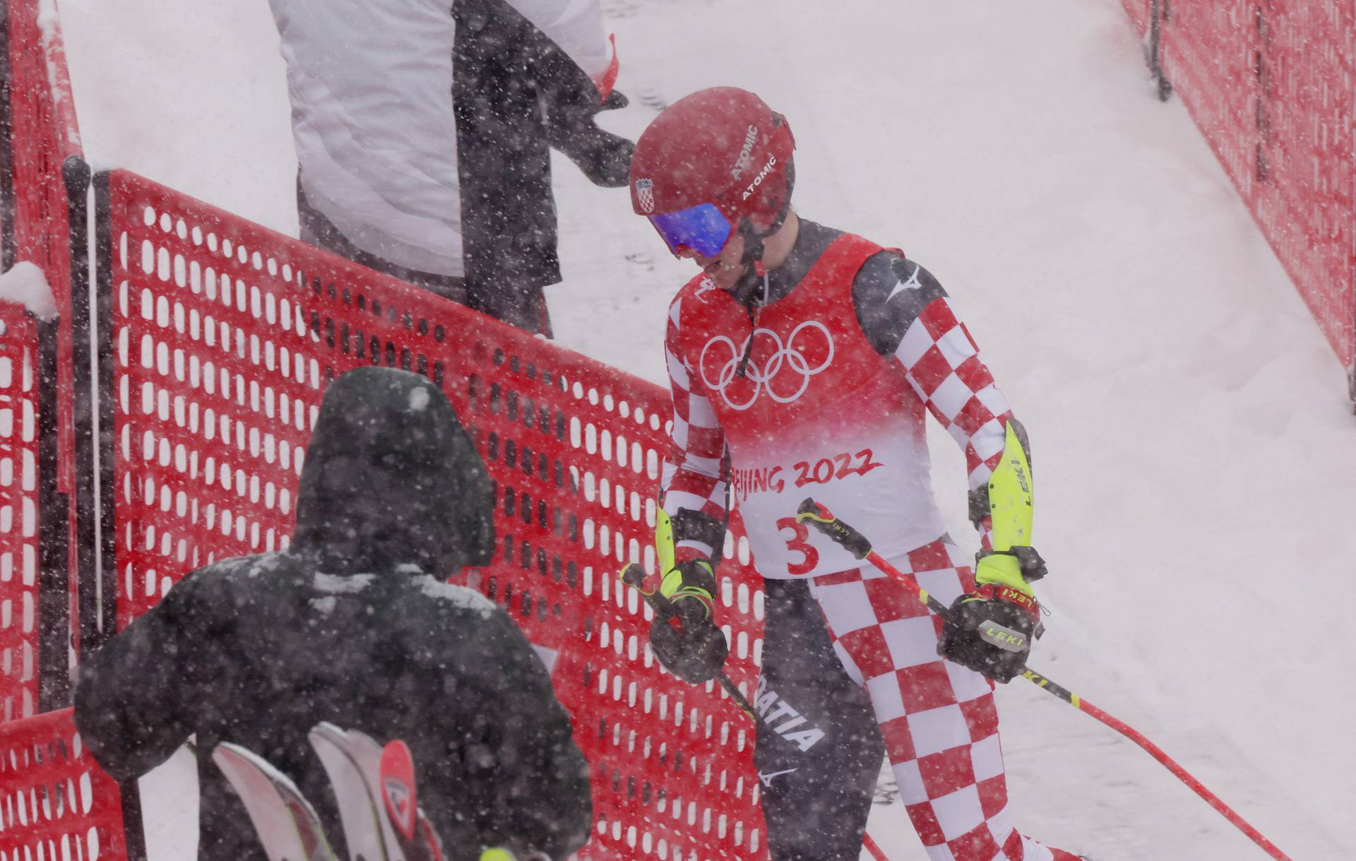 Alpine Skiing - Men's Giant Slalom Run 1