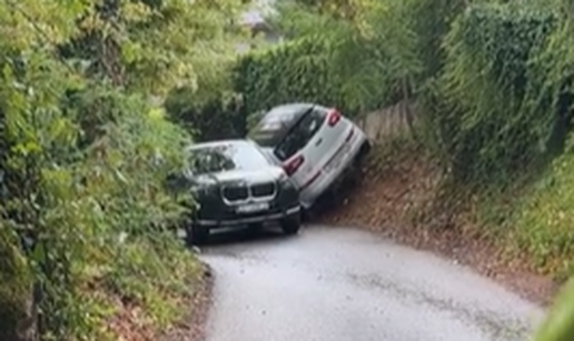 Urnebesna snimka iz Zagreba: Ne smite tu parkirat... Htjeli su se zaobići pa su malo - zapeli!