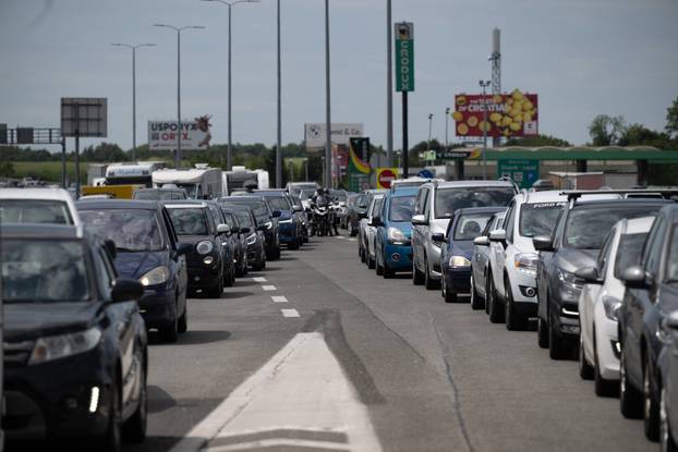 Zagreb: Velike prometne gužve na naplatnoj postaji Lučko u oba smjera